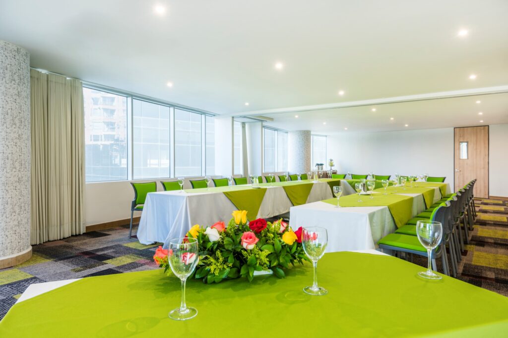 Foto-del-salon-en-U